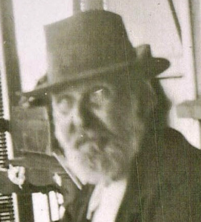 Photo of photos/Alexander McLennan 1857-1946 portrait_crop